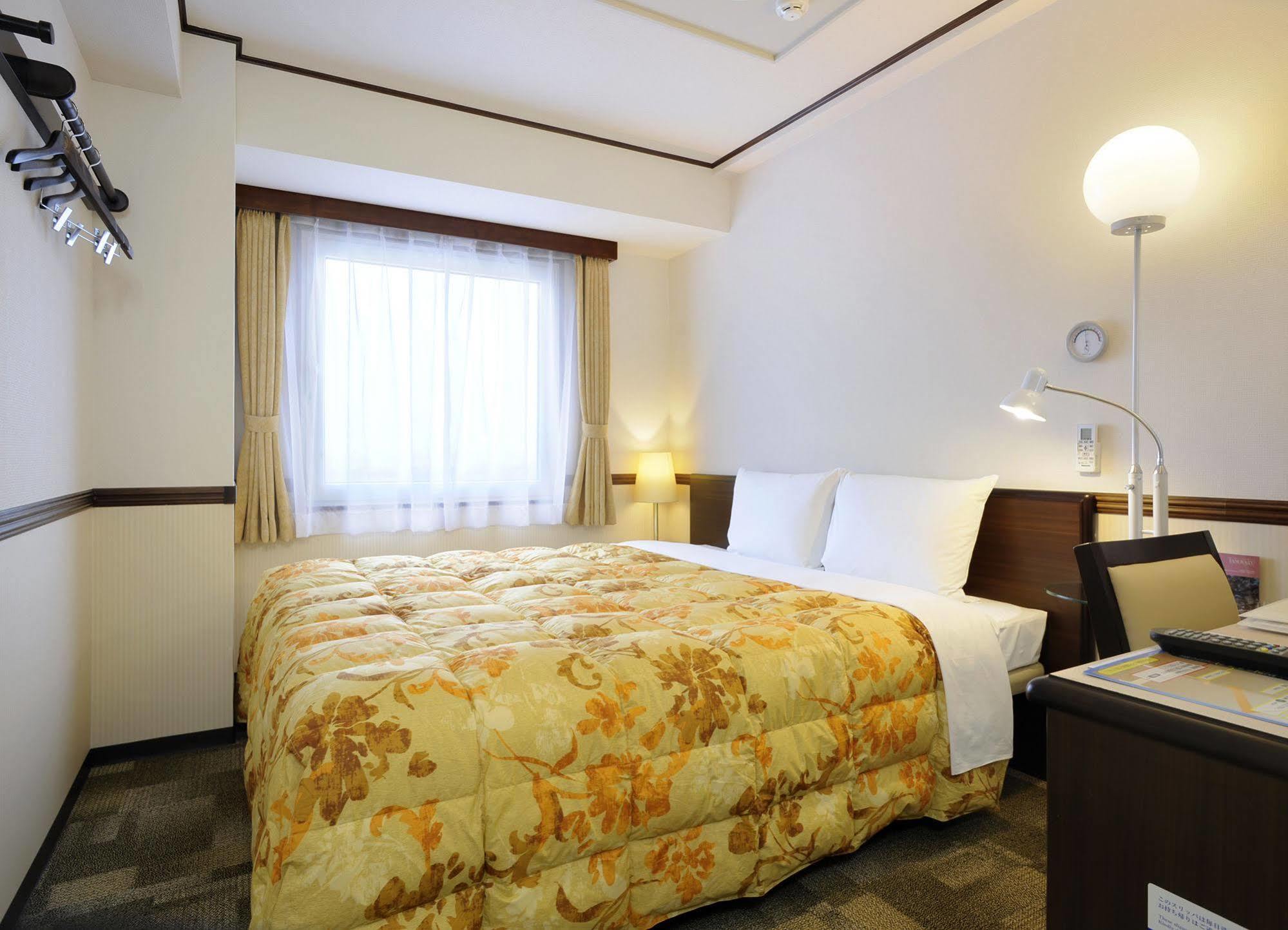 Toyoko Inn Gifu-Hashima-Eki Shinkansen Minami-Guchi Hashima  Екстер'єр фото